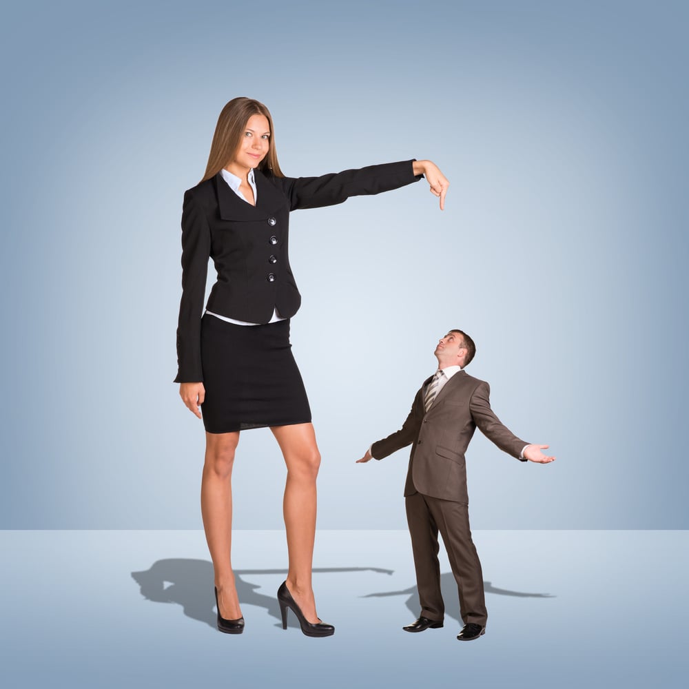 How Tall People Perceive Short People in Social Situations